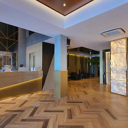 Classie Hotel Palembang Exterior foto